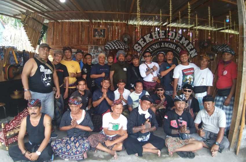 Joni Agung dan Sekehe Demen Jagir Swara/ inimusik