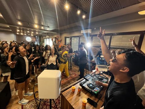 situasi event SQUEEZE COLLABORATE & CONNECT “SIP & SCRATCH” pada minggu, 29 juni pagi di bali